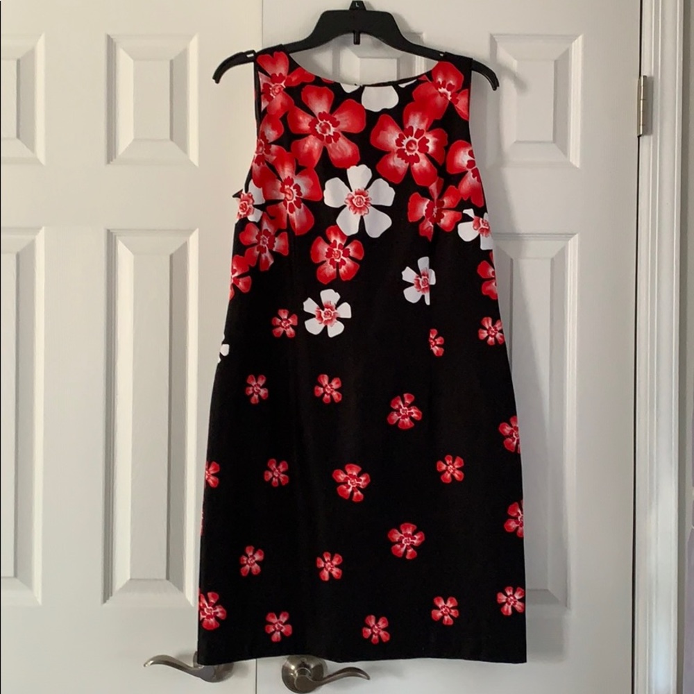 Floral shift dress